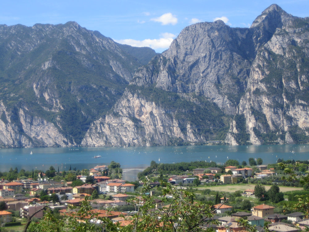 à¸œà¸¥à¸à¸²à¸£à¸„à¹‰à¸™à¸«à¸²à¸£à¸¹à¸›à¸ à¸²à¸žà¸ªà¸³à¸«à¸£à¸±à¸š à¸—à¸°à¹€à¸¥à¸ªà¸²à¸šà¸à¸²à¸£à¹Œà¸”à¸² Lake Garda