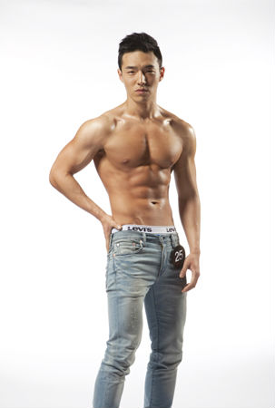 2013 | Men’s Health Korea Cool Guy | Choi Yong Ho 113526886