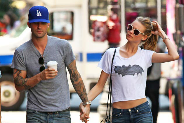 Behati Prinsloo, Adam Levine