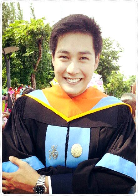 เด็กดีดอทคอม :: สุดยอดคนบันเทิง!! ทำงานหนัก แต่คว้าปริญญาได้สำเร็จ เด็กดีดอทคอม :: สุดยอดคนบันเทิง!! ทำงานหนัก แต่คว้าปริญญาได้สำเร็จ