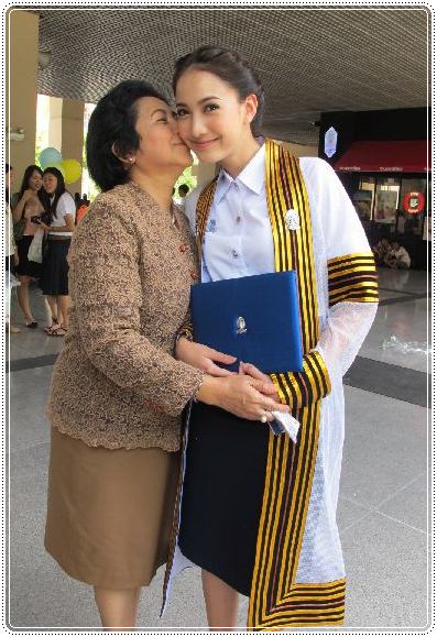 เด็กดีดอทคอม :: สุดยอดคนบันเทิง!! ทำงานหนัก แต่คว้าปริญญาได้สำเร็จ เด็กดีดอทคอม :: สุดยอดคนบันเทิง!! ทำงานหนัก แต่คว้าปริญญาได้สำเร็จ