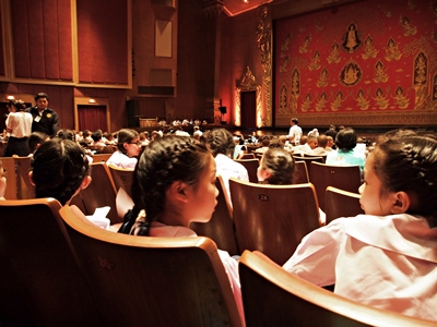 EXCLUSIVE! พาไปชมละครเวทีเทิดพระเกียรติสมเด็จพระนางเจ้าฯ พระบรมราชินีนาถ เนื่องในโอกาสมหามงคลเฉลิมพระชนมพรรษา 12 สิงหาคม 2559 EXCLUSIVE! พาไปชมละครเวทีเทิดพระเกียรติสมเด็จพระนางเจ้าฯ พระบรมราชินีนาถ เนื่องในโอกาสมหามงคลเฉลิมพระชนมพรรษา 12 สิงหาคม 2559