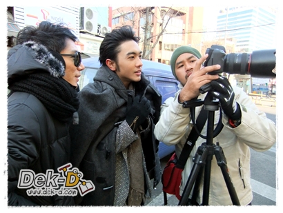 นัททิว โชว์ซิกแพ็กท้าลมหนาวถ่ายปกอัลบั้มที่เกาหลี นัททิว โชว์ซิกแพ็กท้าลมหนาวถ่ายปกอัลบั้มที่เกาหลี
