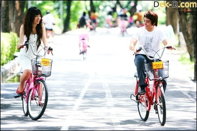 เด็กดีดอทคอม :: ปั่นจักรยาน วานบอกเธอ; tags: ขี่จักยาน, ยามว่าง, วัยรุ่น, สวนสาธารณะ, สวน, จักรยาน