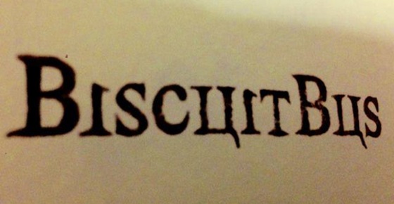 รูปบทความ 'คลินิกนักเขียนตอน BiscuitBus (รถขนมปังกรอบ) กับการปั้นตัวละครให้ได้ดังใจ '