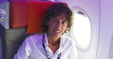 'อเล็กซ์ มาเชรัส' หนุ่มวัย 20 กับอาชีพสุดน่าอิจฉา ที่ได้ลองนั่งเครื่องบินฟรีก่อนใครเพื่อน!