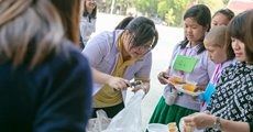 “ชาวคณะศิริราช” กับภารกิจจิตอาสา ใช้ความรู้ลงแรงช่วยเด็กต่างด้าวถึงที่! 