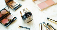 บอกความเป็นตัวคุณด้วย The GALA-GLOW คอลเลกชั่นใหม่จาก Vie Cosmetics x Natacha Maillard 