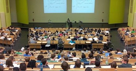 จุฬาฯ - ลาดกระบัง - มศว นำร่อง เรียนออนไลน์ รับมือ COVID-19