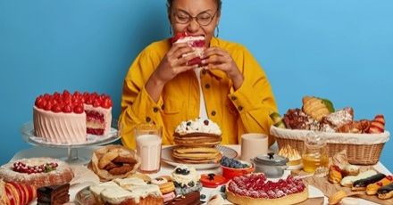 กินตลอดเวลา กินไม่อิ่ม ไม่หิวก็กิน อาจป่วยเป็น 'โรคกินไม่หยุด'