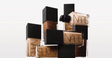 NARS LIGHT REFLECTING FOUNDATION  รองพื้นเพื่อผิวดูสวยในทุกสภาพแสง