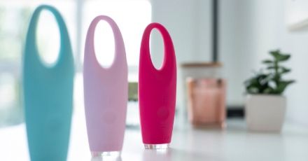 บอกลาผิวรอบดวงตาที่อ่อนล้าด้วย “FOREO IRIS”