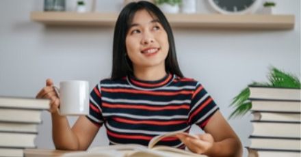 ซื้อหนังสือมาแต่ขี้เกียจอ่าน ทำยังไงดี!?  แนะนำ 7 วิธีจัดการกองดอง ทำตามนี้กองดองหมดเกลี้ยง! 