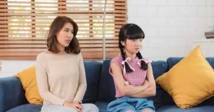 เปิดเหตุผล! ทำไมพ่อแม่ชอบเปรียบเทียบลูกกับคนอื่น พร้อมวิธีรับมือแบบเด็ก Gen Z