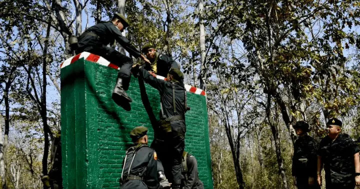 เขาชนไก่ชนวันเลือกตั้งจริง แต่ รด. ไม่เสียสิทธิเลือกตั้ง!  เปลี่ยนผลัด - เลือกตั้งล่วงหน้าได้