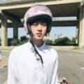 รูปโพรไฟล์ของ --u--