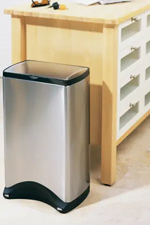 ปกนิยาย ผมเป็นแค่ถังขยะ G.M.Online