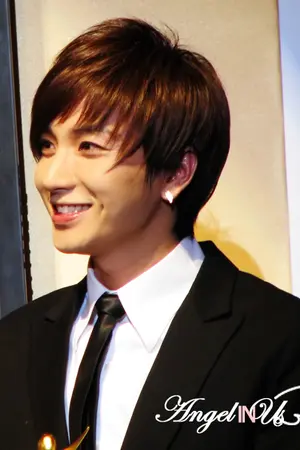 ปกนิยาย SOLITARY  [SuperJunior Fan Fiction LEETEUK x DONGHAE]