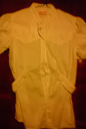 ปกนิยาย ห้องประมูลหมายเลข 1 เสื้อผ้าอาภรณ์