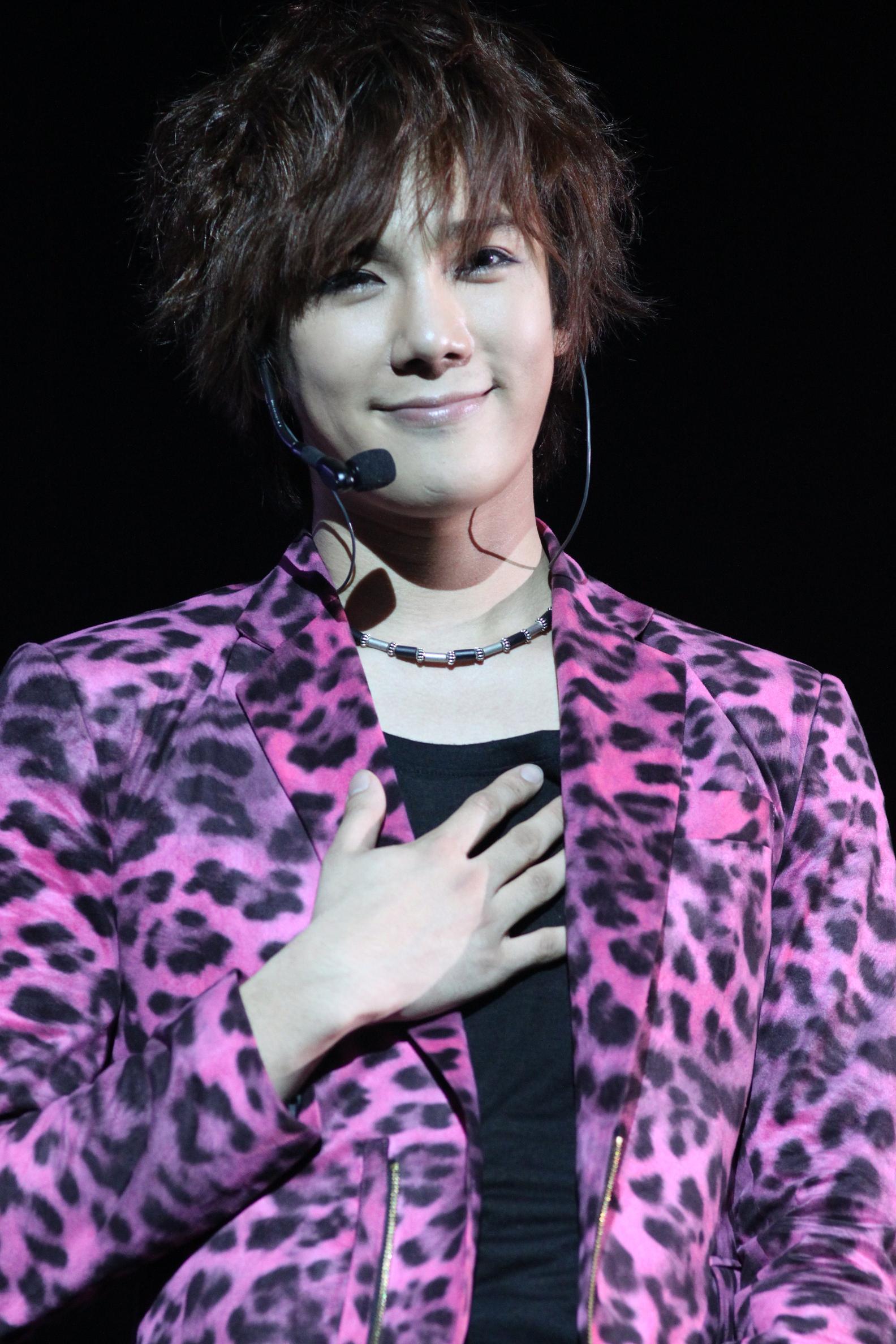 อยากได้รูป park jong min (ss501) | Dek-D.com