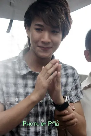 ปกนิยาย ช่วยแต่งกลอนหาเสียงหน่อยค่ะ