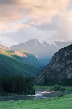 ปกนิยาย วาเทอไลท์ ดินแดนแห่งราชัน