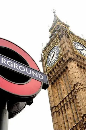 ปกนิยาย The British roads...ถนนสายอังกฤษ