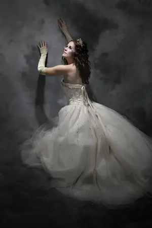 ปกนิยาย Who's In My Left Ear : ไม่จำเป็น