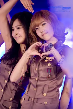 ปกนิยาย [SNSD] เธอคนนั้น ทำให้ฉันรู้จักคำว่า 'รัก' [YulSic]