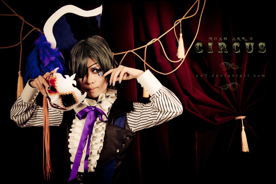 Pomni digital circus cosplay. Темный дворецкий цирк Сиэль. Ciel Phantomhive Cosplay книга цирка. Сиэль книга цирка. Сиэль книга цирка косплей.