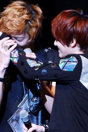 ปกนิยาย เพลิงกุหลาบ