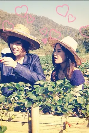 ปกนิยาย FICTION แก้วฟาง : ไกลแค่ไหนคือใกล้ [ 2 shot ]