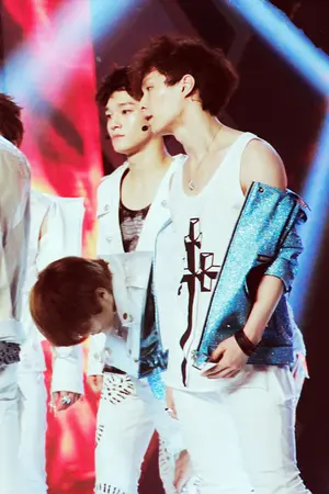 ปกนิยาย Comparison [KRISLAY]