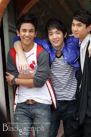 ปกนิยาย รักวุ่นๆก๊วนเทพจอมป่วน  (โน่ริท ไอซ์กัน เก่งเซน)