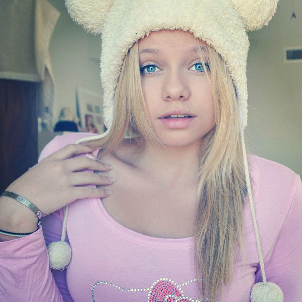 Alli Simpson น้องสาวมากความสามารถของ Cody Simpson | Dek-D.com
