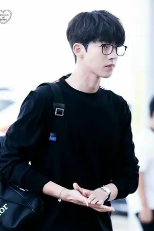 ปกนิยาย คลั่งรักรุ่นน้องหน้าใส