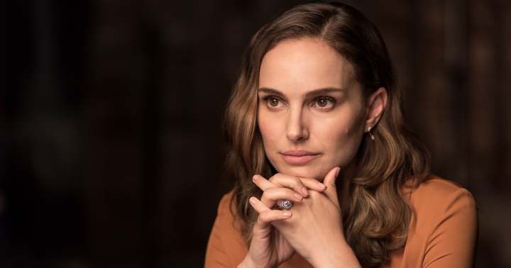 นาตาลี พอร์ตแมน (Natalie Portman)  สายงานด้านการแสดง (Performance Art)