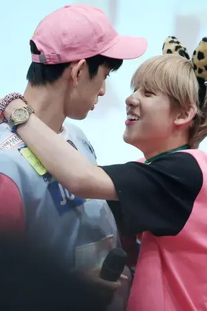 ปกนิยาย Fake Mom เขาวานให้ผมเป็นออมม่า #JinBam