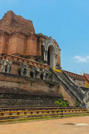 ปกนิยาย สถานที่ท่องเที่ยวสำคัญเชิงประวัติศาสตร์