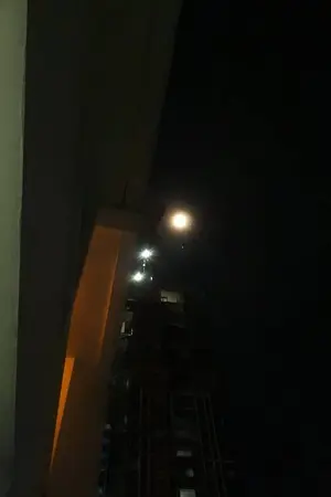 ปกนิยาย The Moon : จันทร์ดวงเดียวกัน