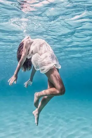 ปกนิยาย ฉันเผลอทำโลกล่มสลายไปเสียแล้ว