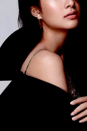 ปกนิยาย กุลสตรีเถื่อน (loading...)