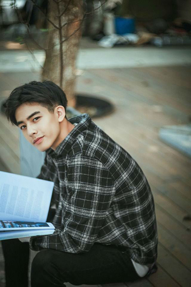 [ตามไปส่อง] ซ่งเว่ยหลง หนุ่มจีน วัย 16 ปี ที่กำลังมาแรงใน 