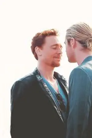 ปกนิยาย Fan Fic :: Hiddlesworth & etc.