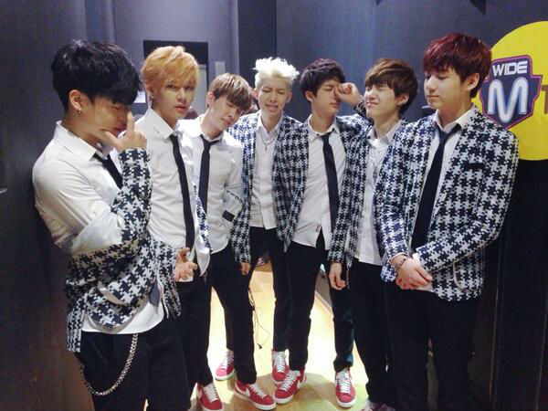 [BTS] แฟนคลับ BTS เข้ามาแชร์ความรู้สึกกันหน่อยค่าา | Dek-D.com