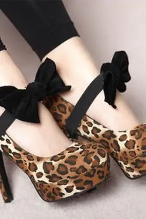 ปกนิยาย He's mine. เดิมพันรักร้าย ผู้ชายของเธอ