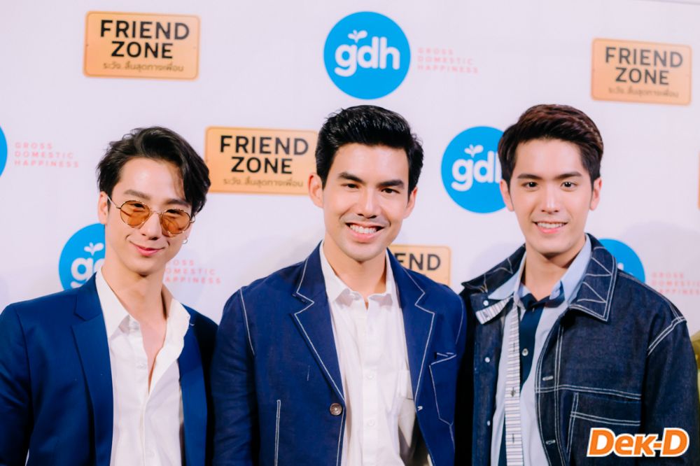 รูปที่ (12) สามหนุ่มสามมุม เค พี่เต๋อ และตั้ว