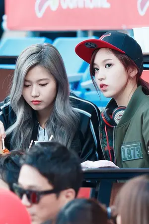 ปกนิยาย [ShortFic Twice]  Black Label  { Mina x Sana }