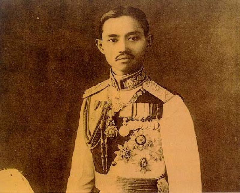 โรงเรียนที่ได้รับพระราชทานนามจากพระมหากษัตริย์ไทย
