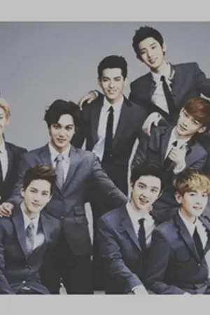 ปกนิยาย `    fic° { exo }  - - -  w e i r d ! พวกกูแปลกตรงไหน? *